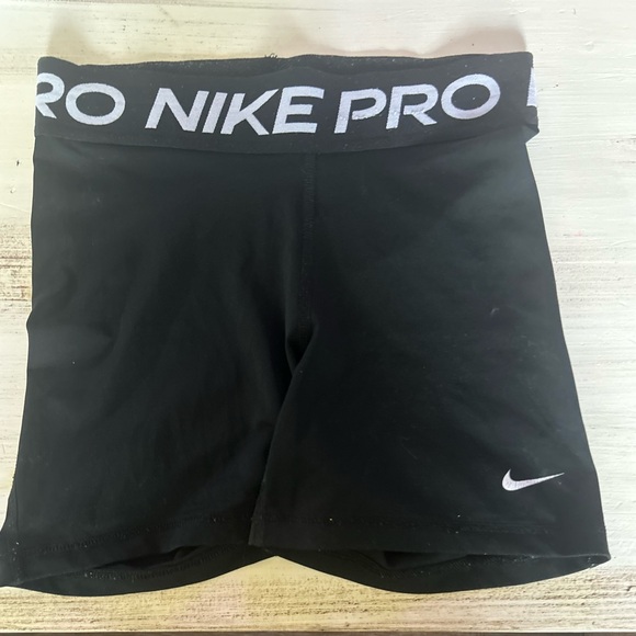 Nike Pro Black Athletic Shorts - Picture 1 of 4